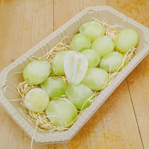 雄宝(ゆうほう) 露地栽培 大粒でジューシーな酸味の少ないマスカット 山梨県産