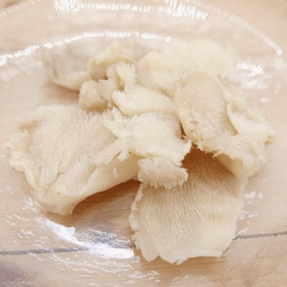 天然きのこ ブナハリタケ | 森が育てたやさしい旨みと歯ざわりが抜群 秋田県産