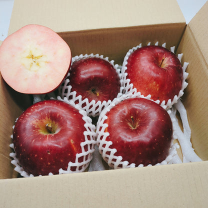 冬彩華(とうさいか) | 切った瞬間淡く美しいピンク色が映える甘酸バランスりんご　岩手県産
